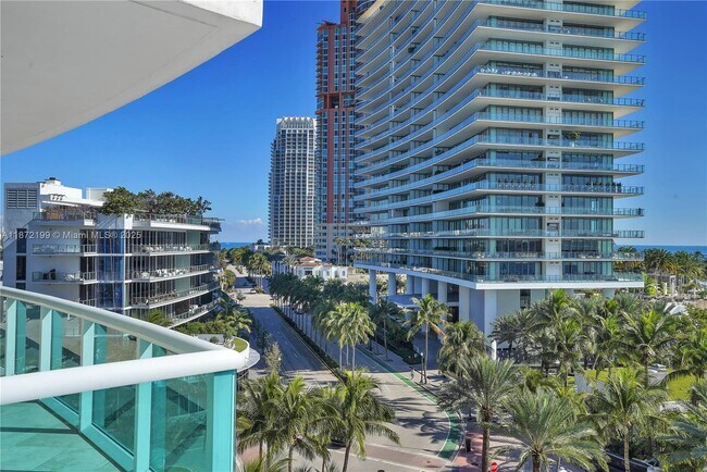 Building Photo - 1000 South Pointe Dr
