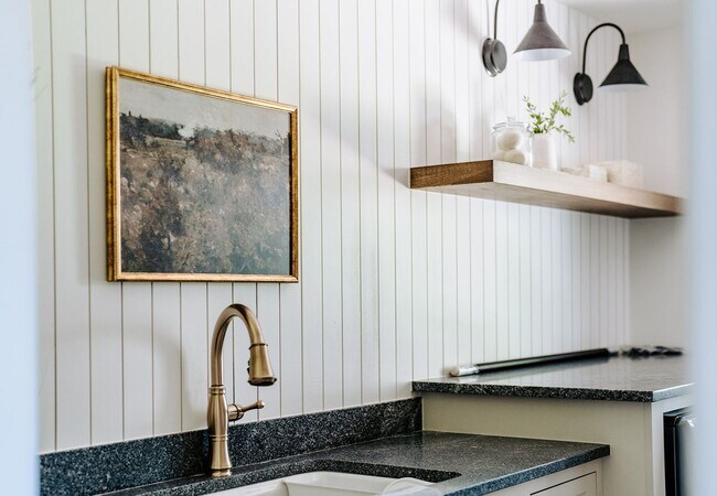 Building Photo - Custom Remodeled 4bd/4ba House in Greenwoo...