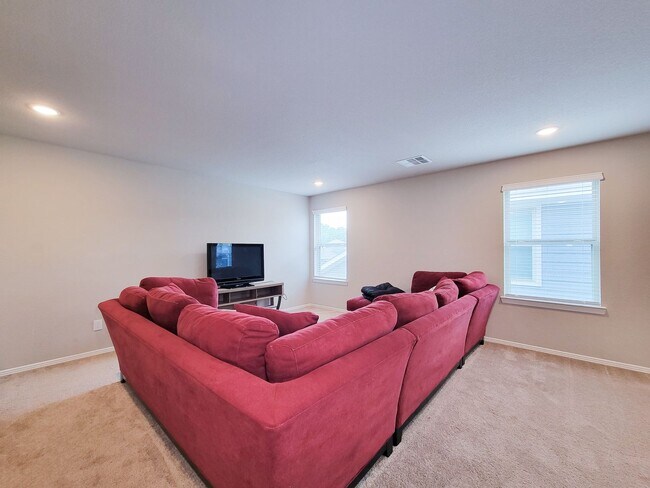 Building Photo - 24811 Crimson Pine Dr