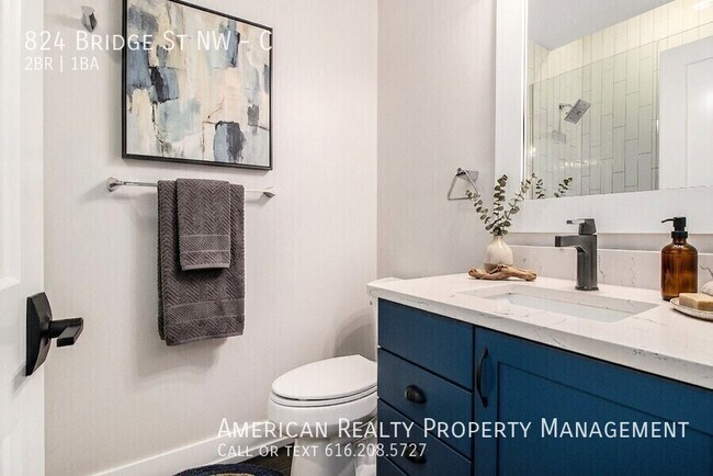 Building Photo - 824 Bridge St NW