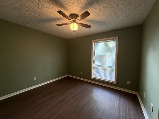 Building Photo - 5712 Los Gatos Dr