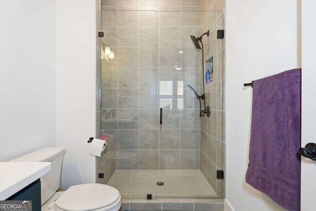 Building Photo - 415 Oakleigh Ave