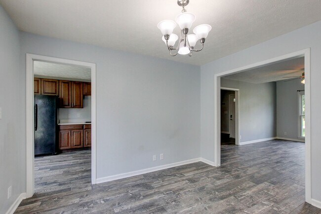 Building Photo - 180 Kings Deer Dr