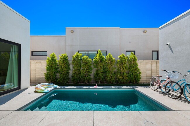 Building Photo - 845 Nugget Ln