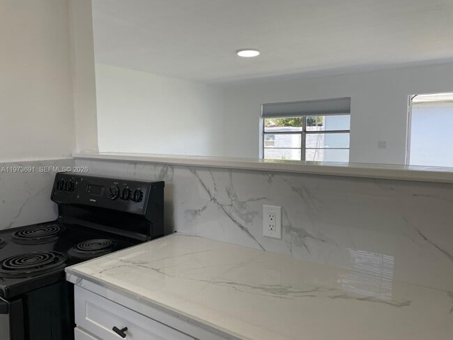 Building Photo - 6029 Polk St