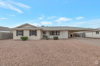 Building Photo - South Scottsdale Charmer!  3 Bedroom 2 Bat...