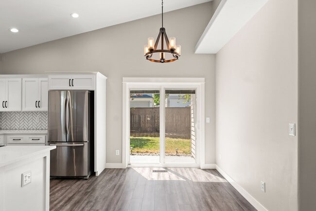 Building Photo - Beautifully Remodeled 3 Bedroom in Gresham...