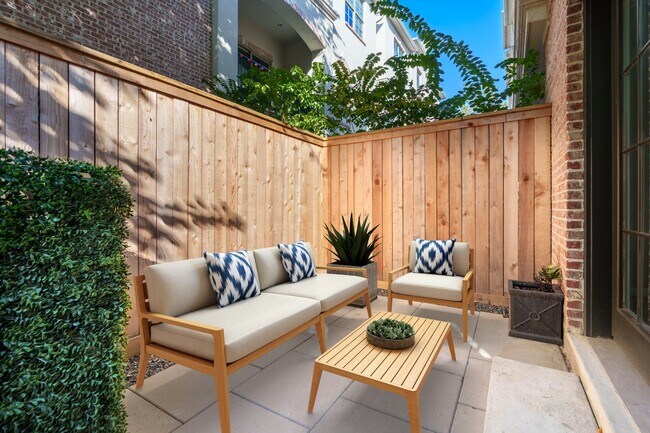 Building Photo - 505 Reinicke St