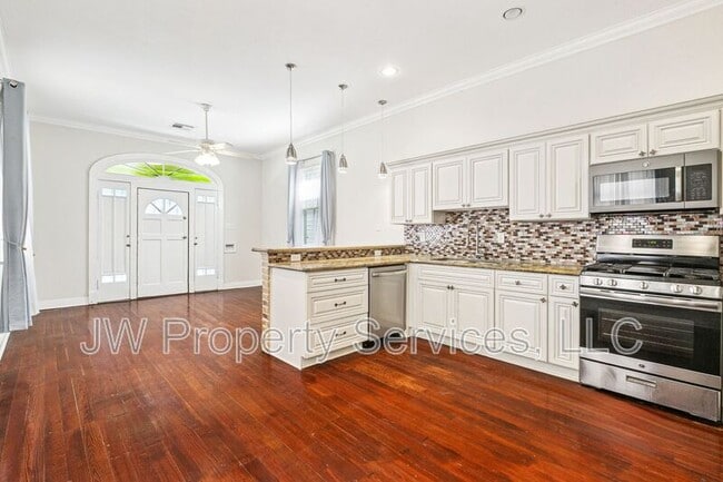 Building Photo - 1236 Alvar St