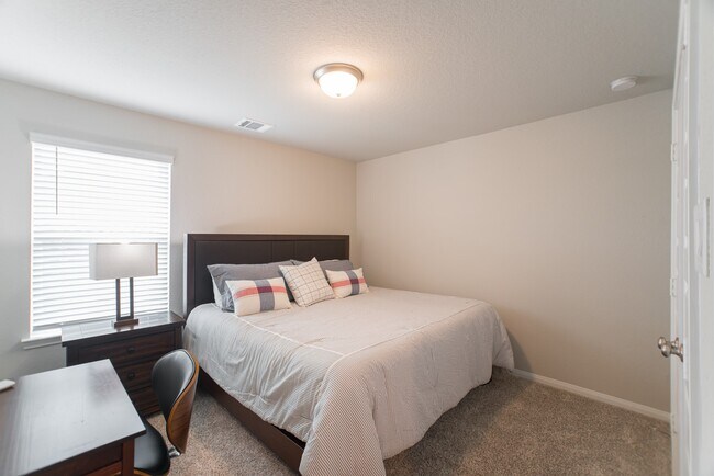 Building Photo - 17542 Rosette Grass Dr