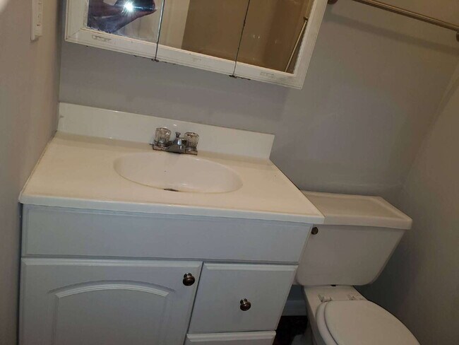 Building Photo - Section 8 welcome "Cozy 2-Bedroom Apartmen...
