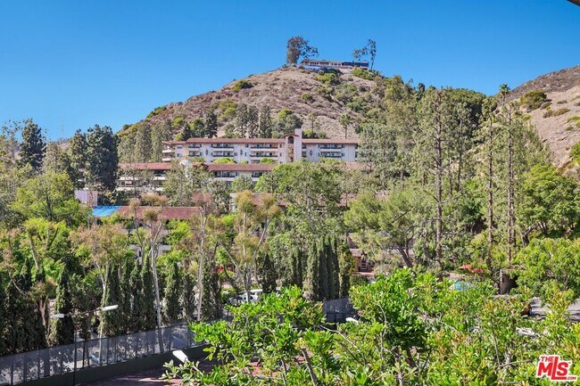 Building Photo - 2700 Cahuenga Blvd E