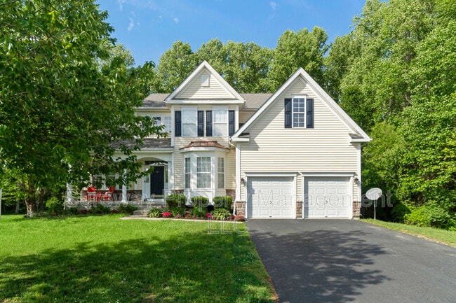 Primary Photo - 13 Grist Mill Ct