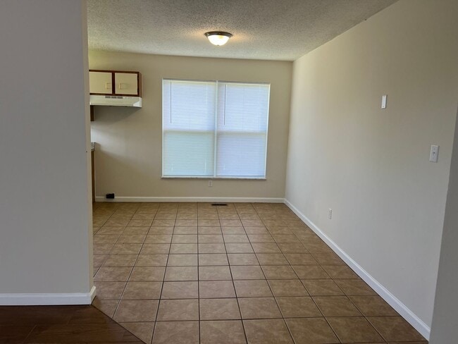 Building Photo - 4 bedroom rental home