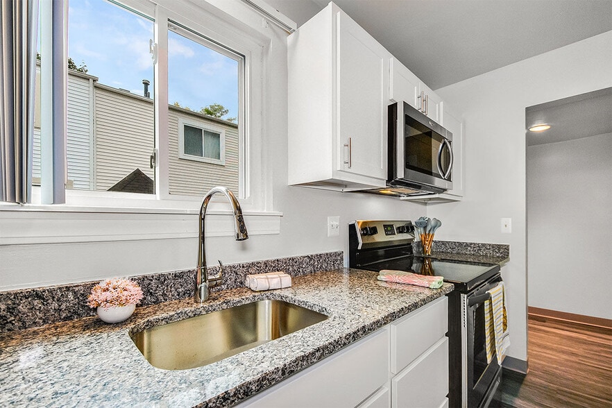 Mill Creek Townhomes 3180 Chelsea Cir Ann Arbor MI 48108 Apartment