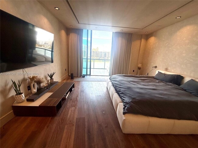 Building Photo - 3300 NE 188th St