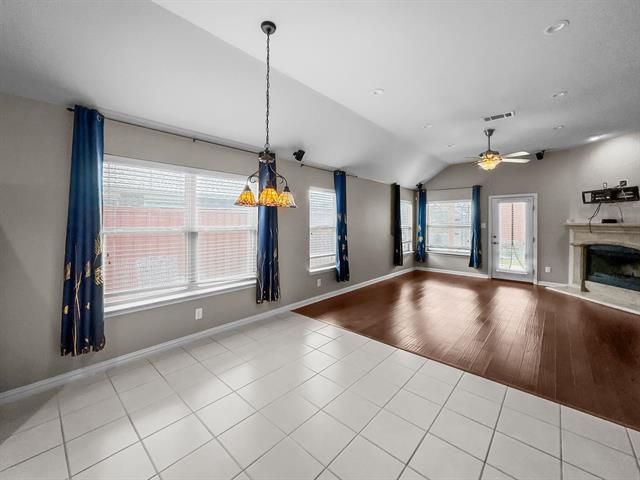 Building Photo - 3205 Ridgeway Dr