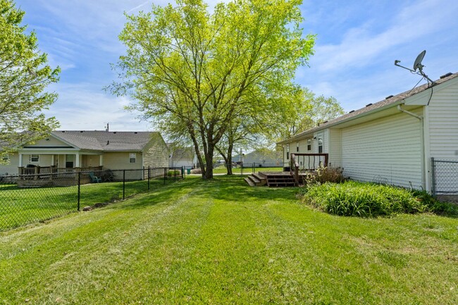 Building Photo - 1302 Williamsburg Dr