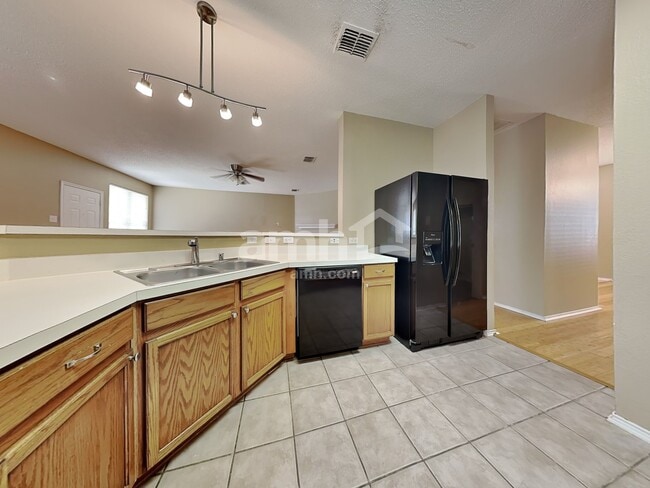 Building Photo - 2821 Bentridge Dr