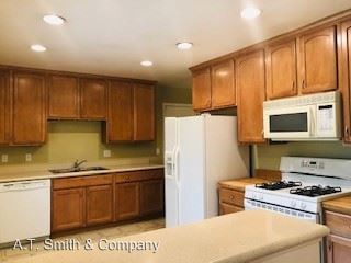 Building Photo - 3 br, 3 bath House - 7999 E. Kenyon Avenue