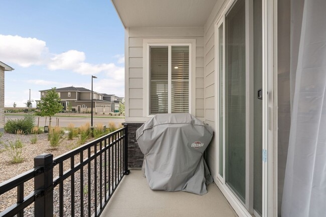 Building Photo - LUX 3BD, 2.5BA Aurora Highlands Townhome with 2-Car Garage