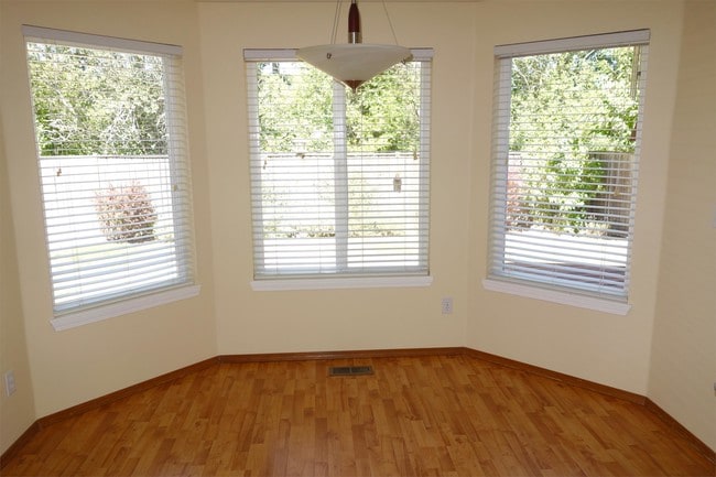 Building Photo - 15645 SW Bulrush Ln