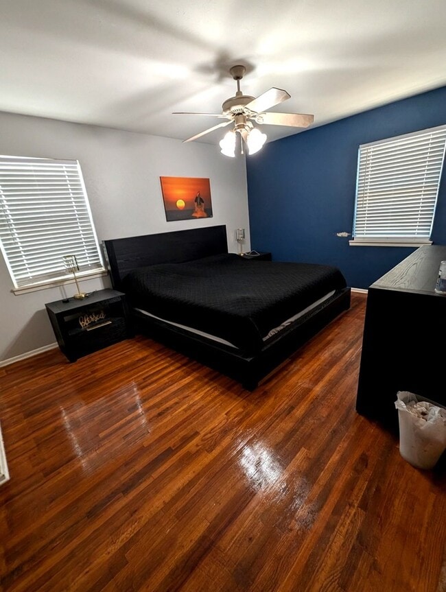 Building Photo - 1202 Douglas Dr