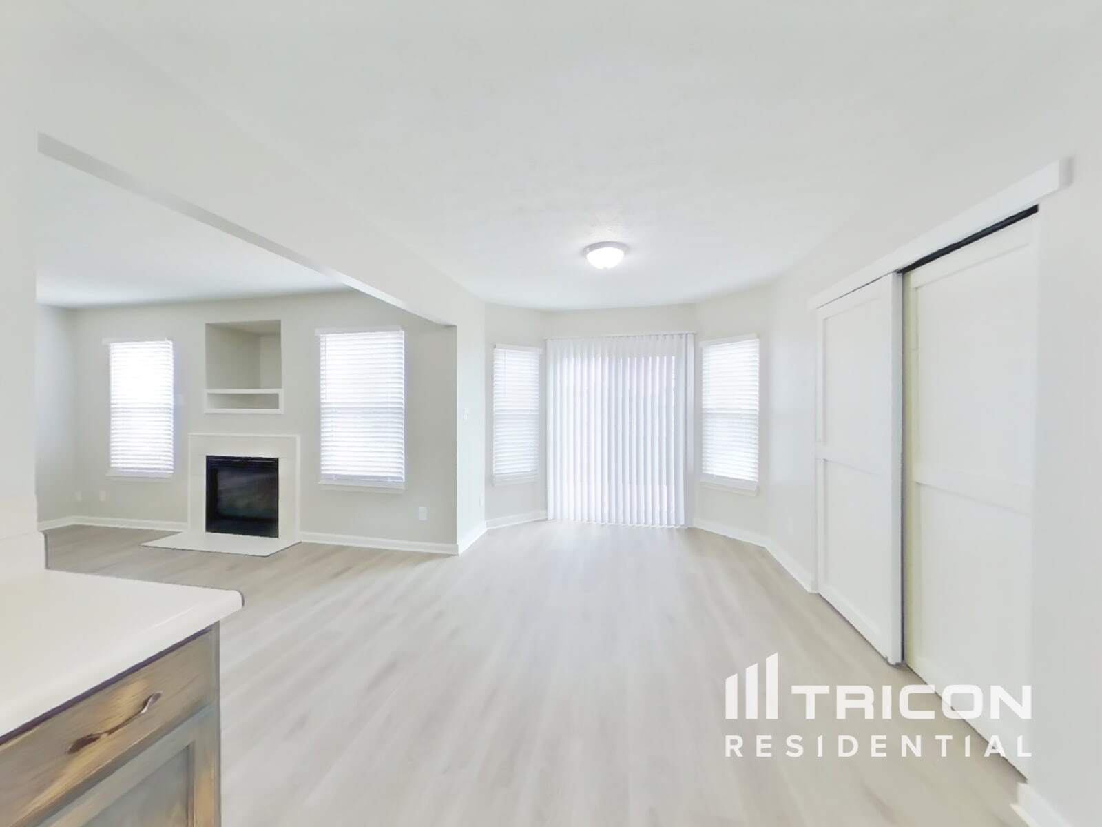 Building Photo - 1233 River Ridge Dr