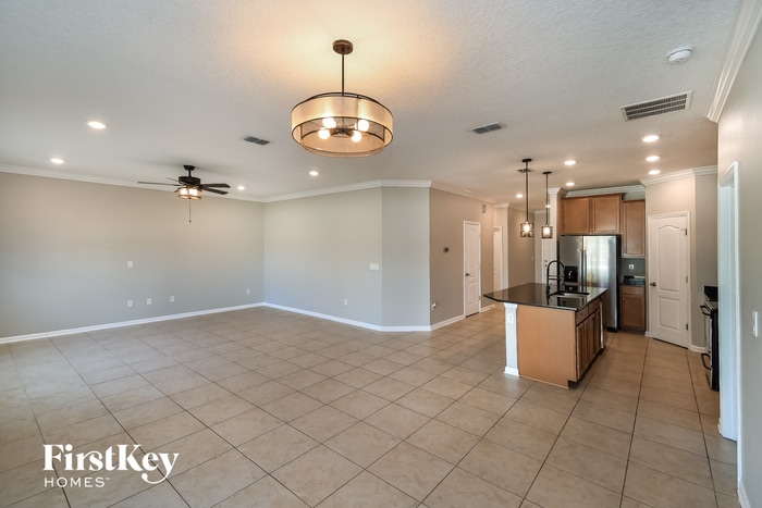 Building Photo - 10143 Dogwood Creek Dr