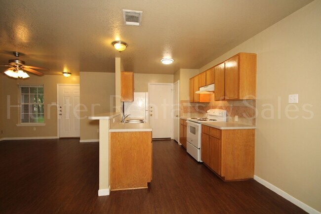 Building Photo - Awesome Duplex in Harker Heights