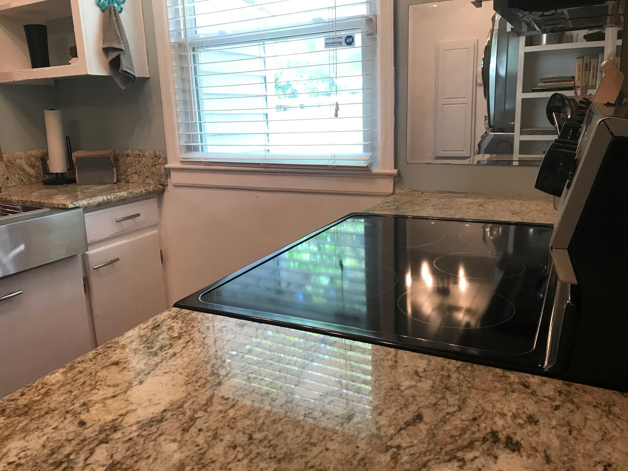 Building Photo - 1407 W Church St