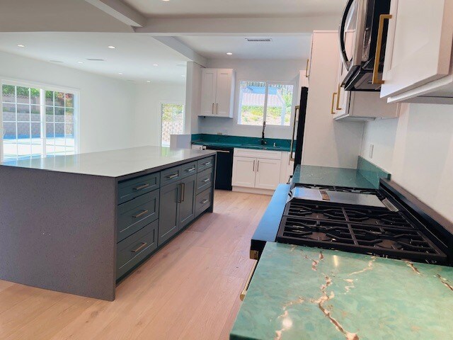 Building Photo - 18371 Lahey St