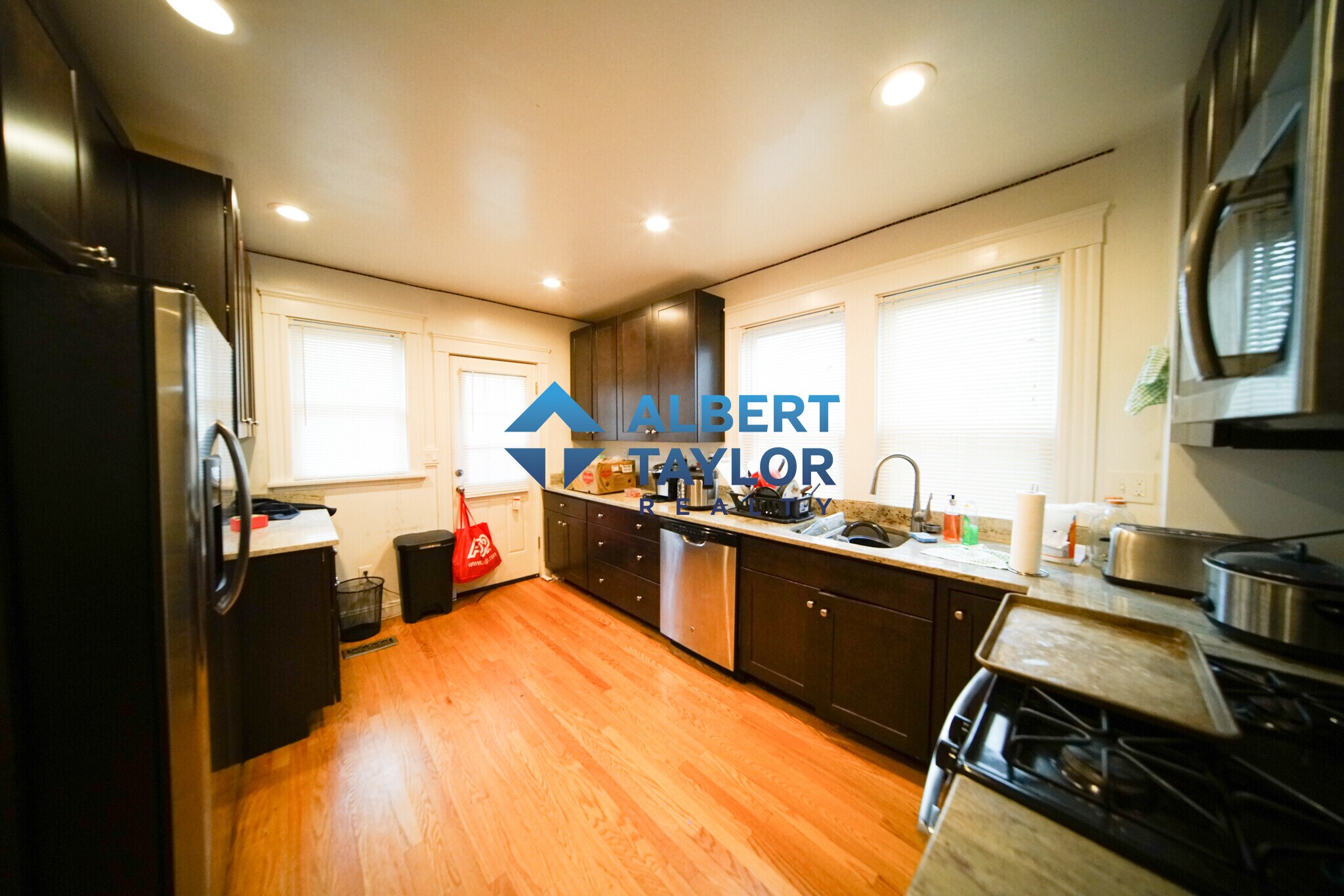 Building Photo - 8 Sawyer Ter