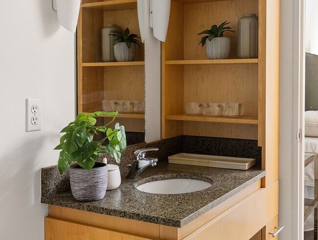 Building Photo - 1510 SE 34th Ave