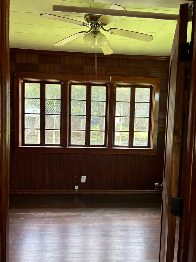 Building Photo - 115 E Lattin St