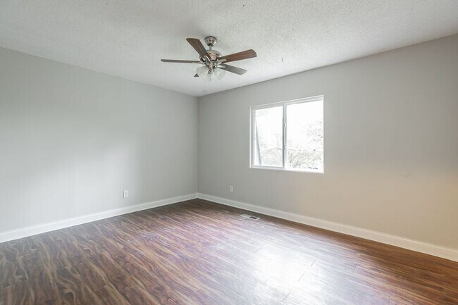 Building Photo - 6876 Beulah Dr