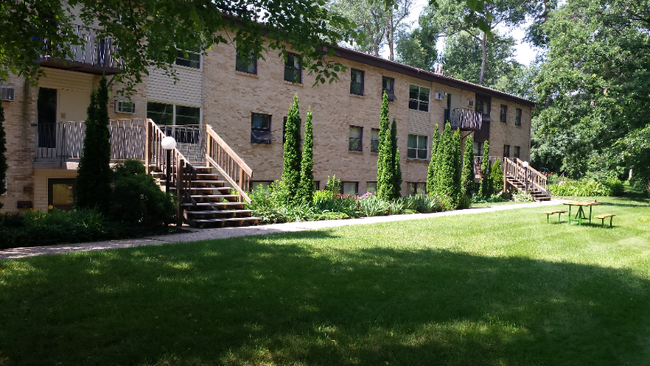 Building Photo - 320 Island Dr