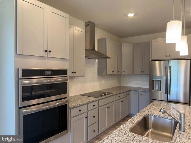 Building Photo - 18 Trout Lily Dr