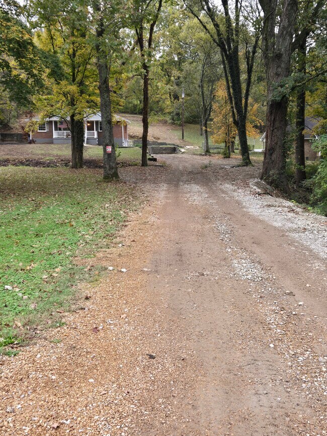 Building Photo - 929 Due W Ave N