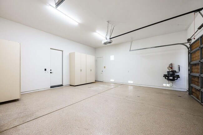 Building Photo - 75070 Muirfield Ct