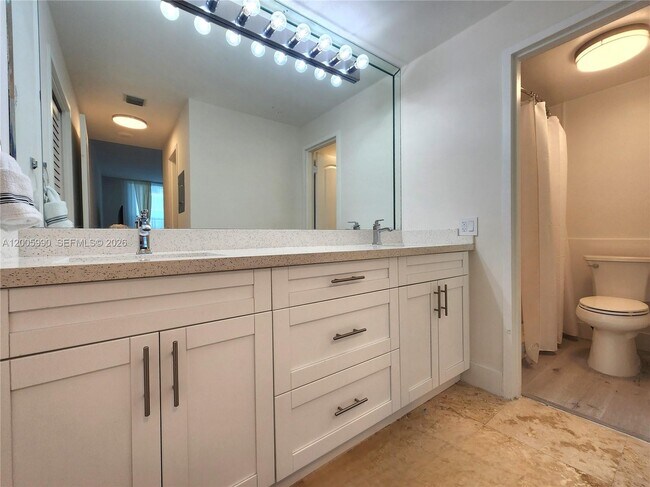 Building Photo - 3505 S Ocean Dr