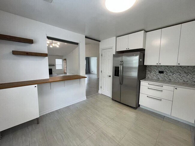 Building Photo - 262 Odlum Ct