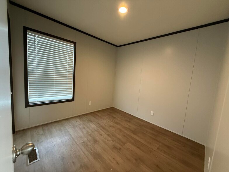 Building Photo - 114 Shady Grove Dr