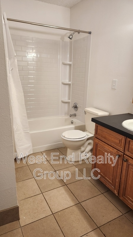 Building Photo - 1023-1029 N Washington Ave