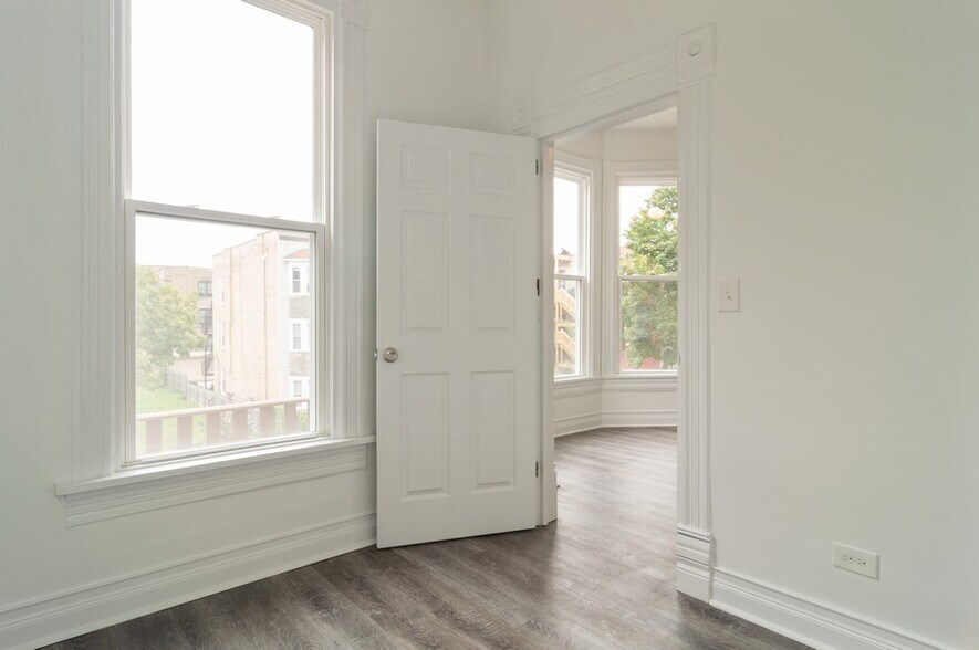 Building Photo - 1714 N Whipple St
