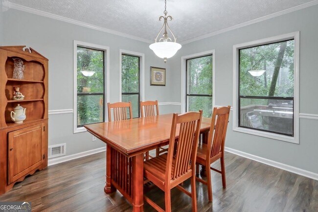 Building Photo - 428 Riverlake Ct