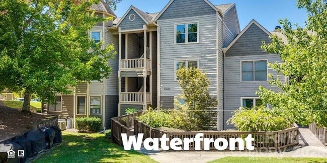 Building Photo - 13822 Queens Harbor Rd