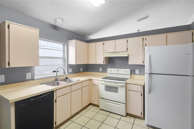 Building Photo - 317 San Gabriel St