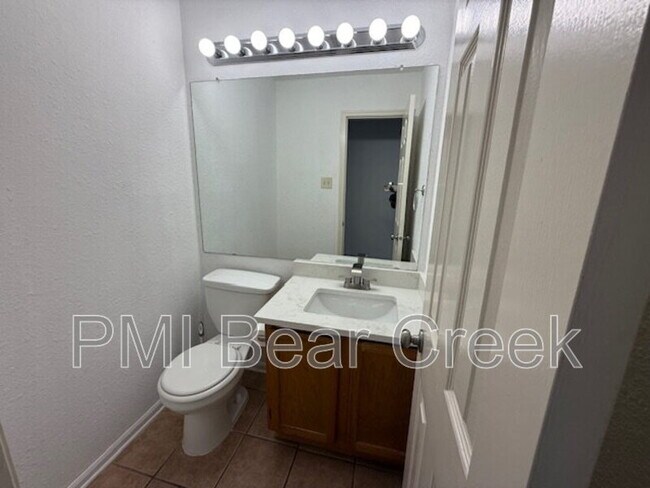 Building Photo - 7818 Sunny Ridge Dr