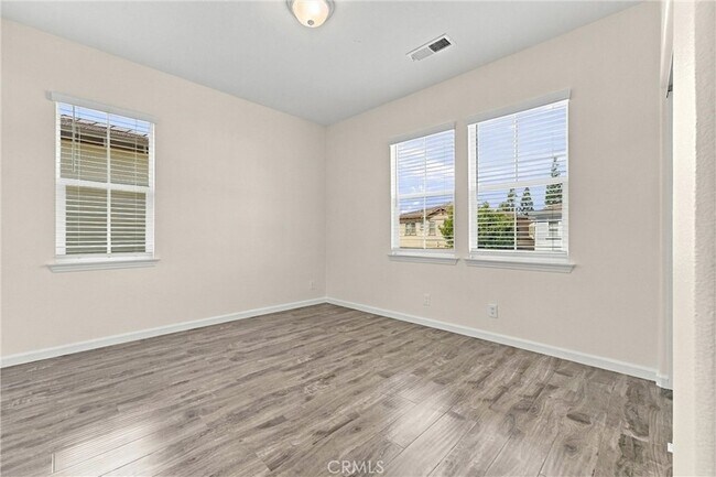 Building Photo - 212 Summit Vista